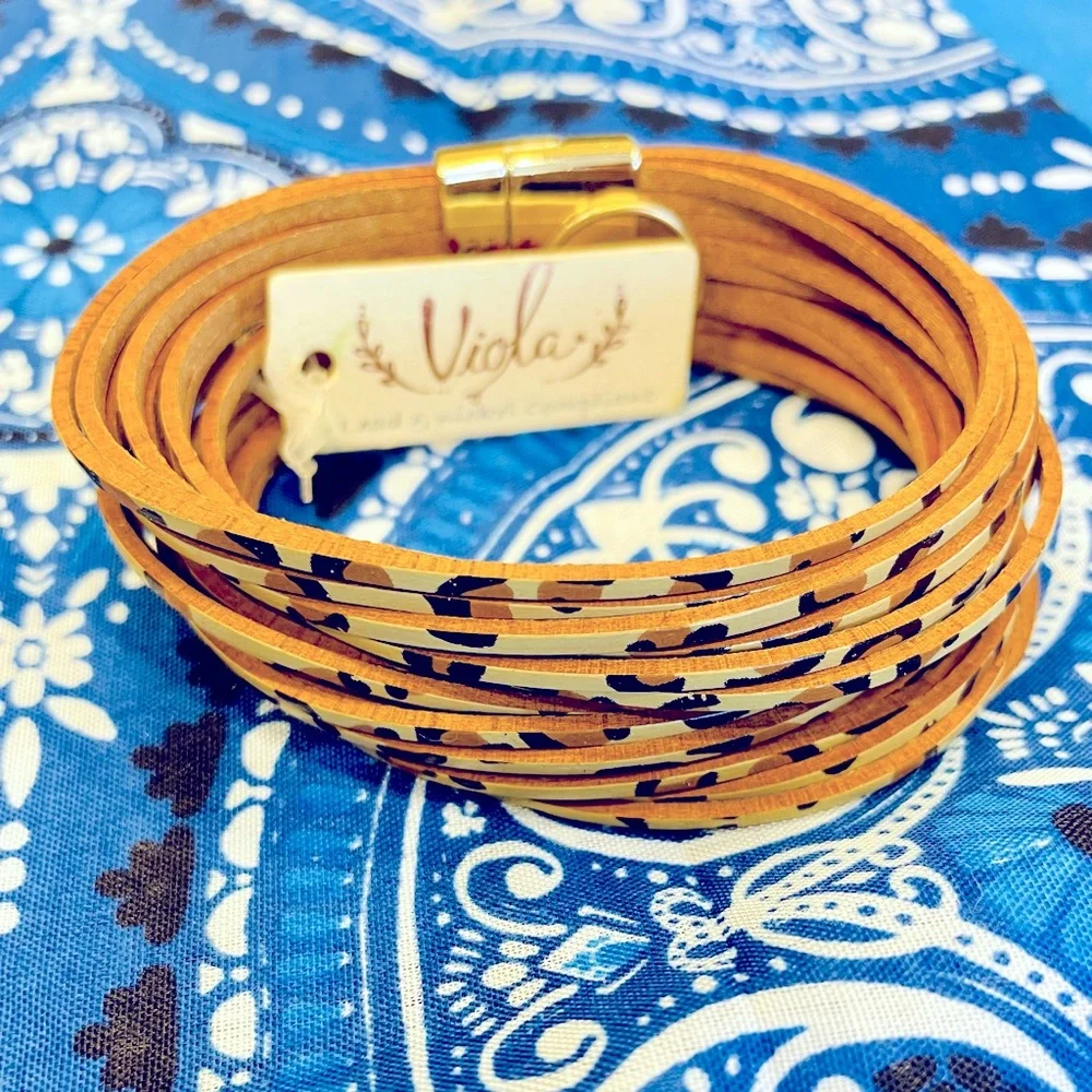 Avocado Green Wooden Bead Necklace Leather Tie New Fashion Earrings & New Bangle - Picture 7 of 7